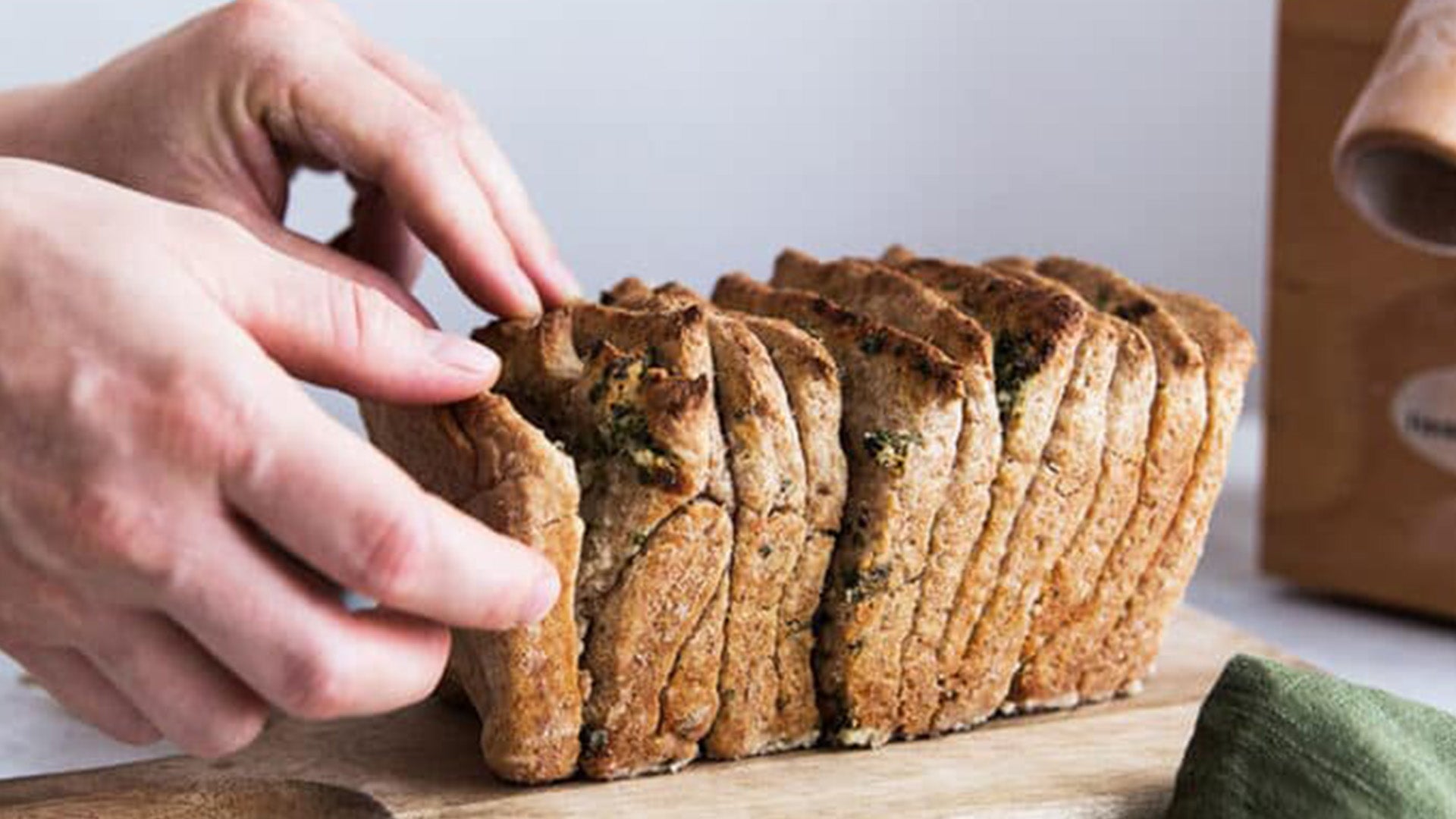 Zupfbrot mit Kräutern