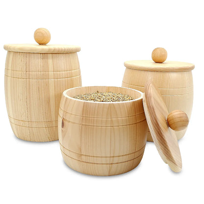 Wooden barrel with lid